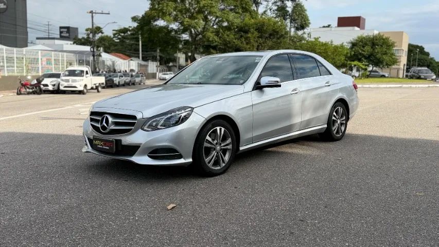Mercedes-Benz E-250 E-250 CGI AVANTGARDE 2.0 TB 211CV AUT. 2014