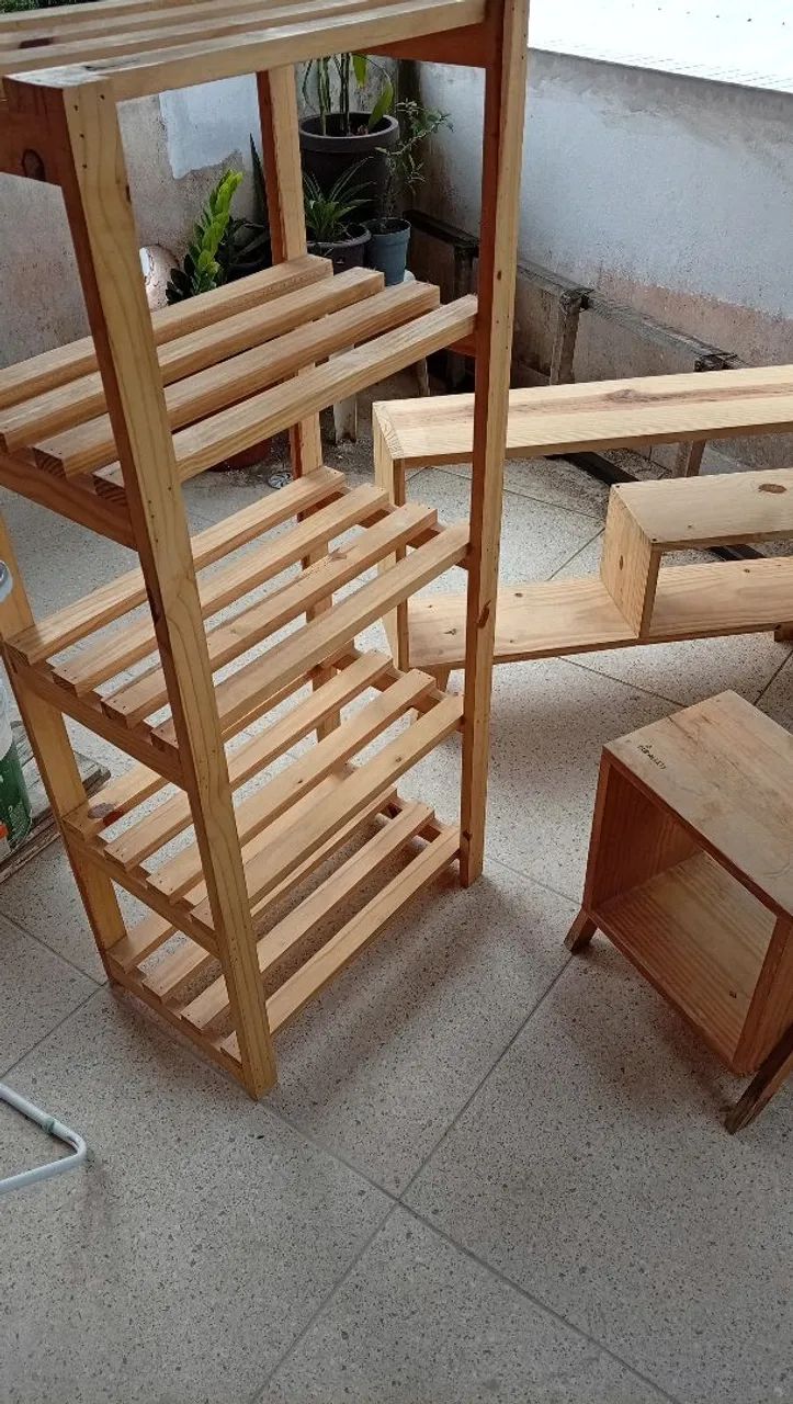 3 Móveis de madeira 