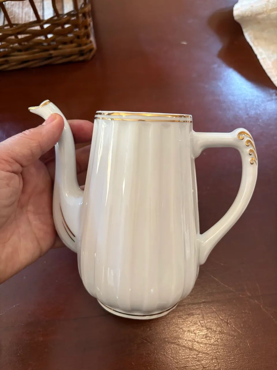 Bule branco de porcelana, sem tampa! - Foto 3