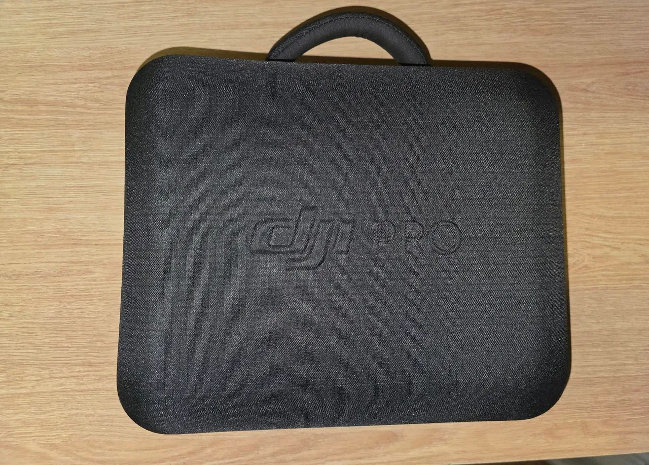 DJI RS3 COMBO - ACOMPANHA CASE E ACESSÓRIOS 