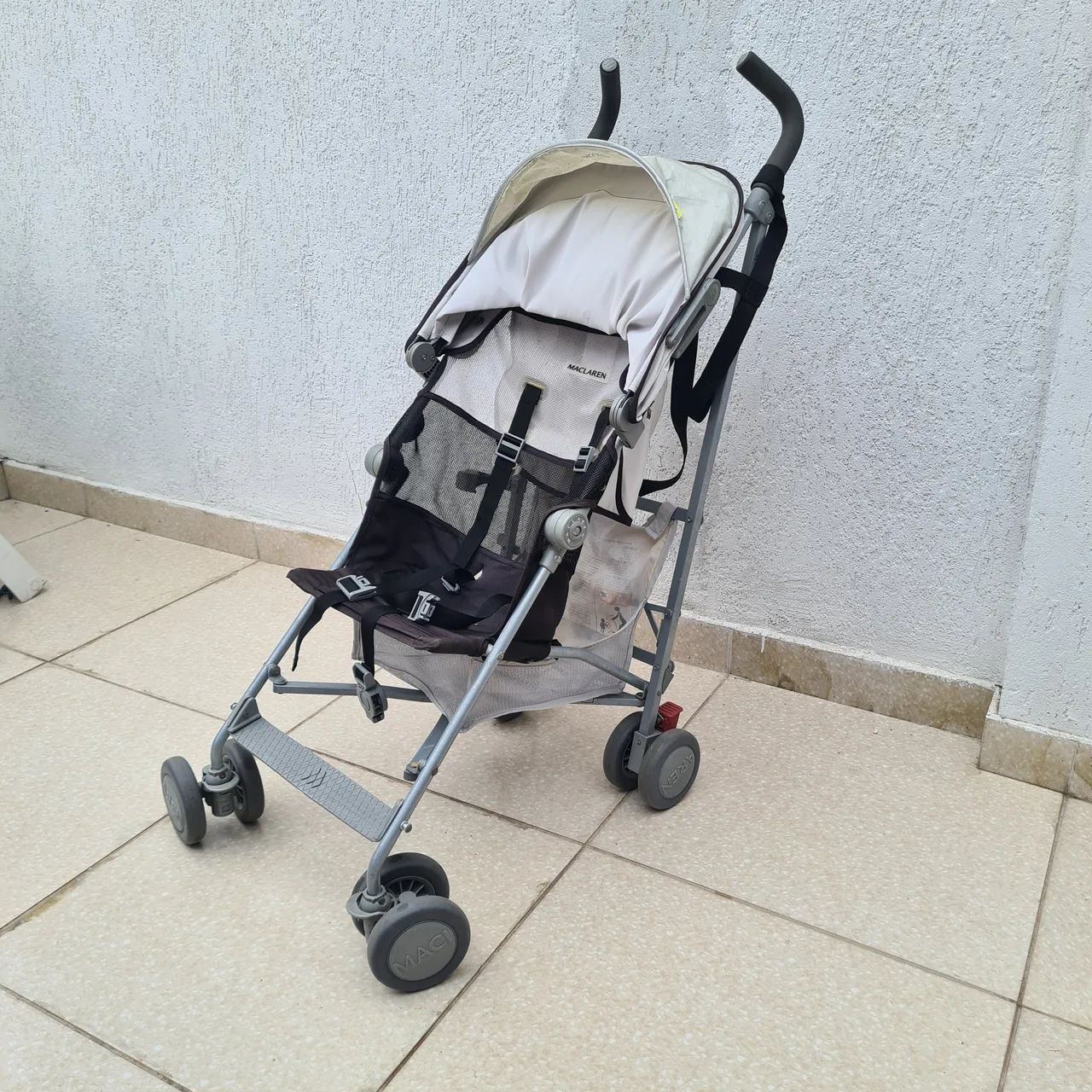 Carrinho de bebê Mclaren 