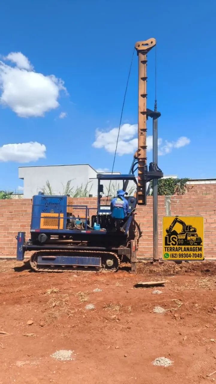 Máquinas disponíveis para locação e serviço de terraplanagem  - Foto 2
