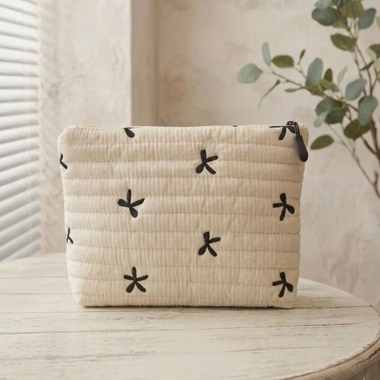 Necessaire Coquette Design Acolchoado com Laços Bordados