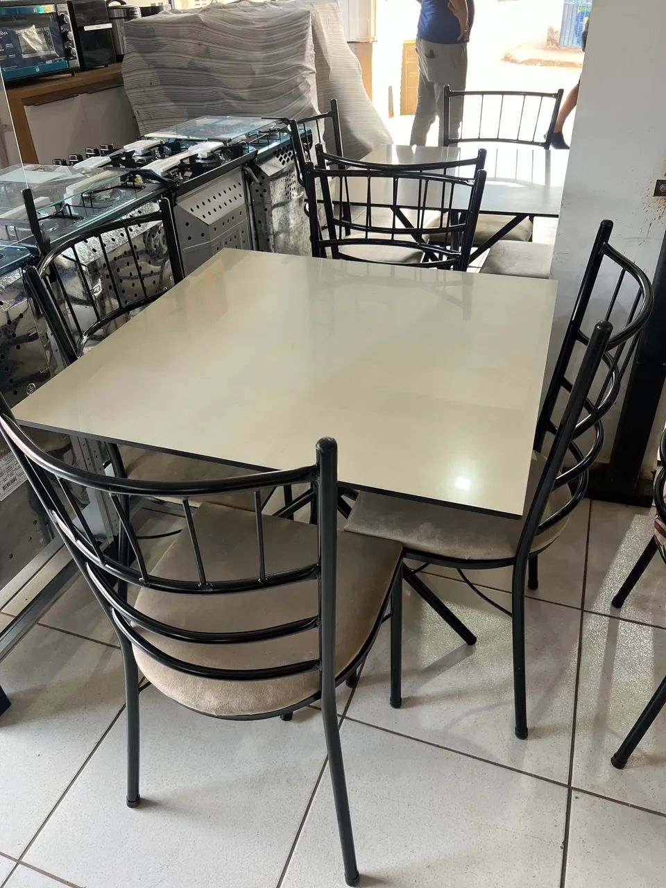 Mesas semi novas 