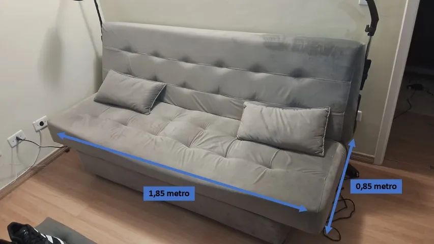 Sofá-cama três (3) lugares cinza suede
