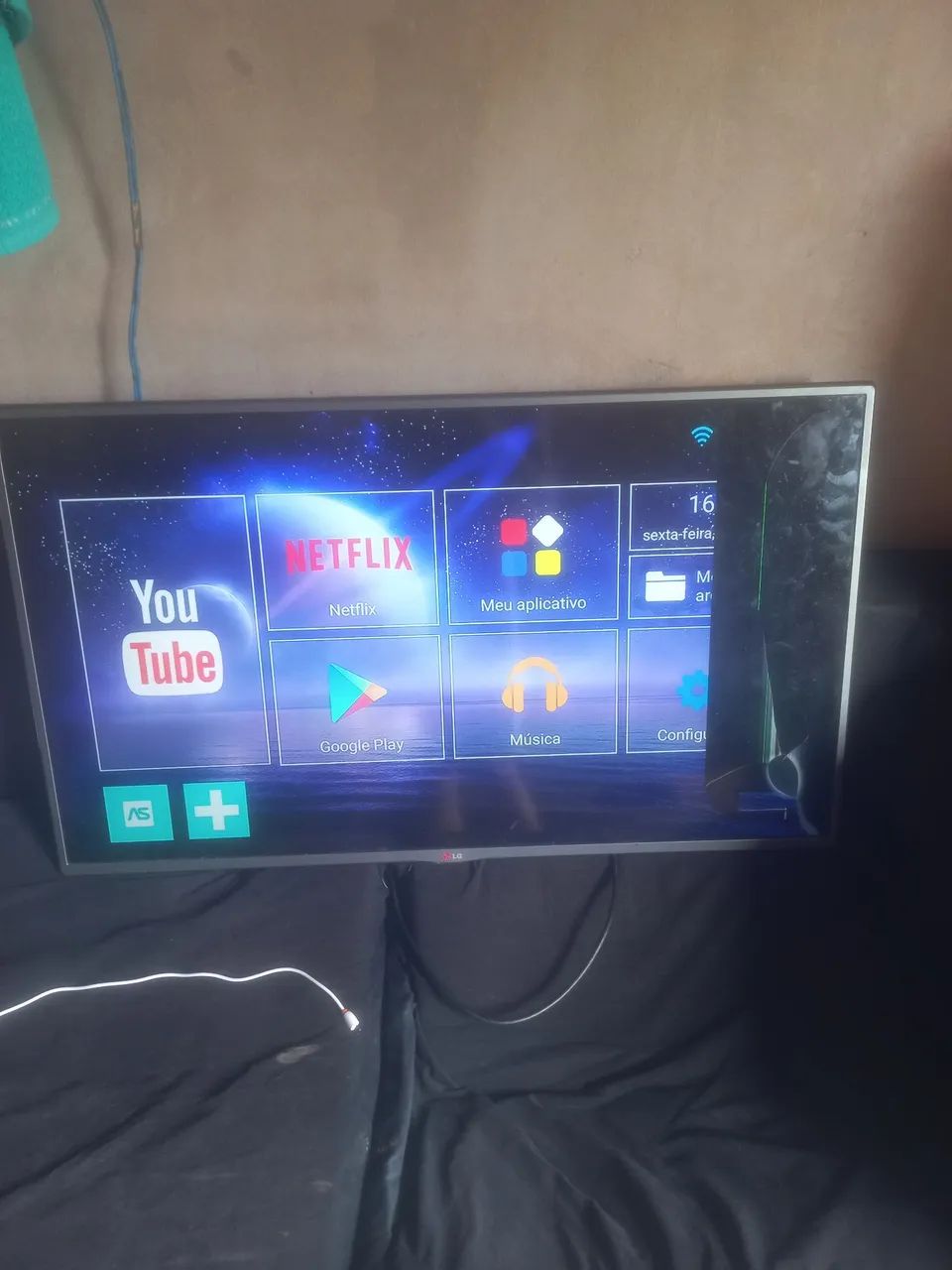 Tv com mancha preta mais dar de assistir  - Foto 3