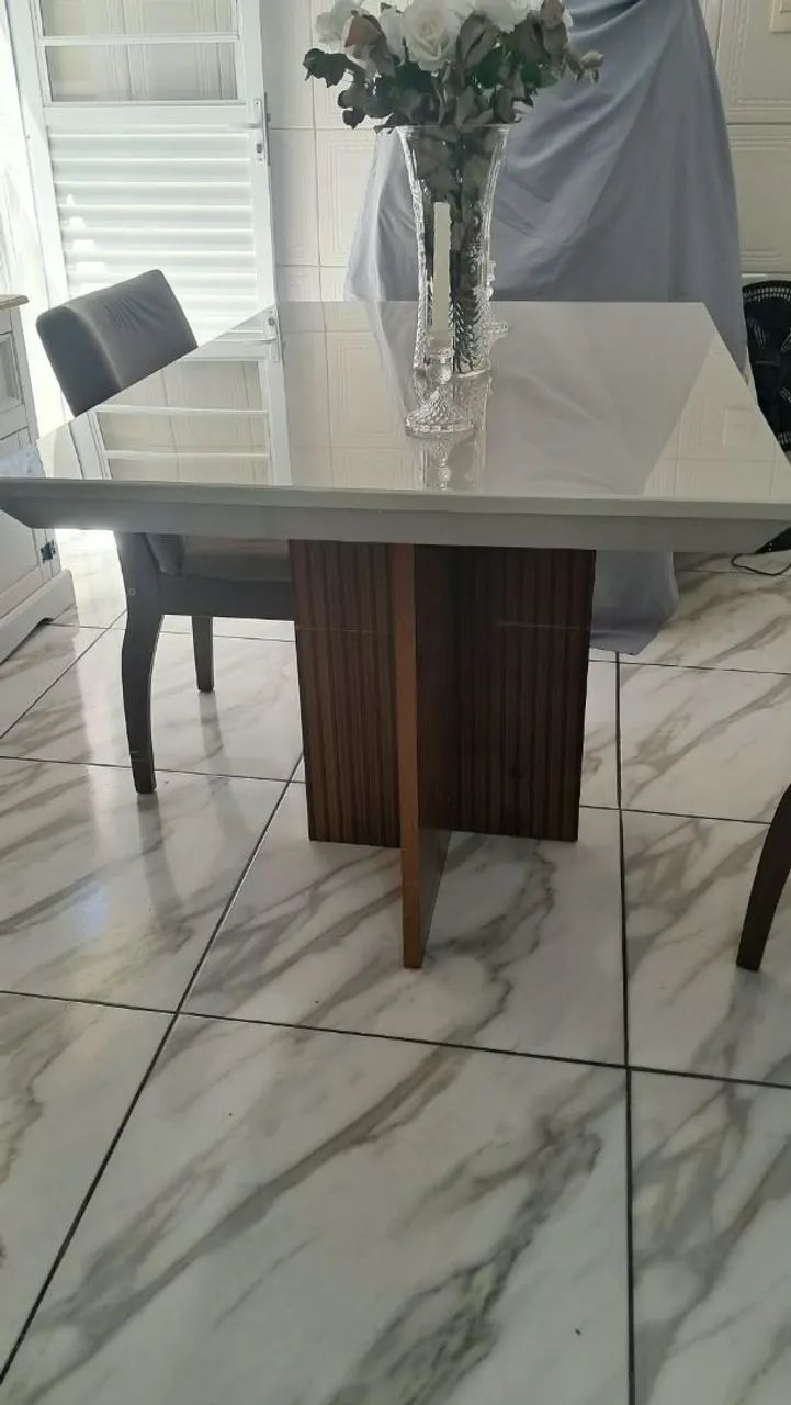 Mesa de jantar retangular com 1,20, de MDF laqueado e vidro, pés em MDF amadeirado. - Foto 3