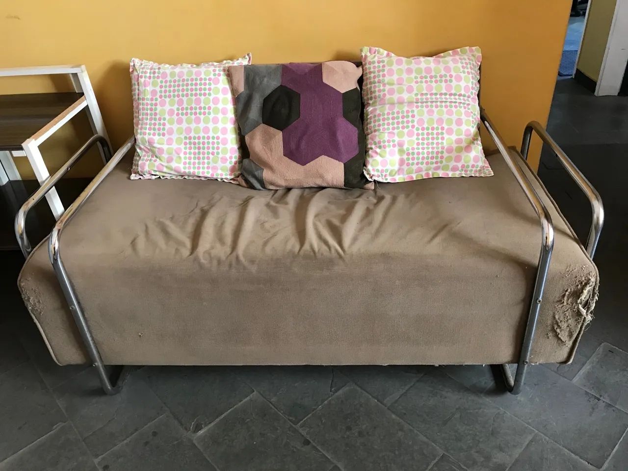 Móveis de Sala - Sofá 2 Lugares + Mesa com 4 Cadeiras + Móvel - Foto 3