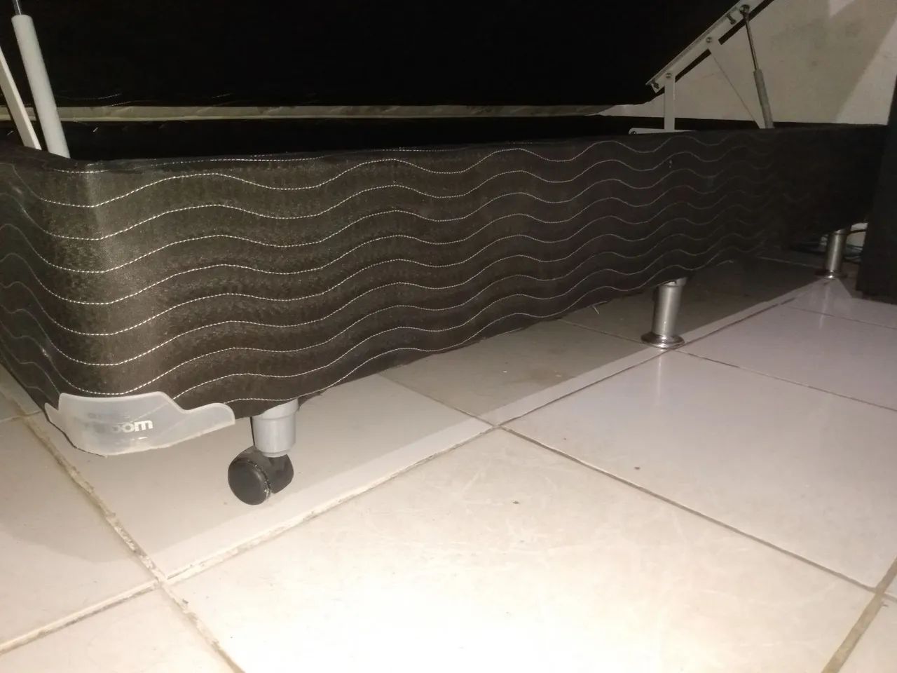 VENDO CAMA SOLTEIRO BAU COM COLCHÃO  - Foto 5