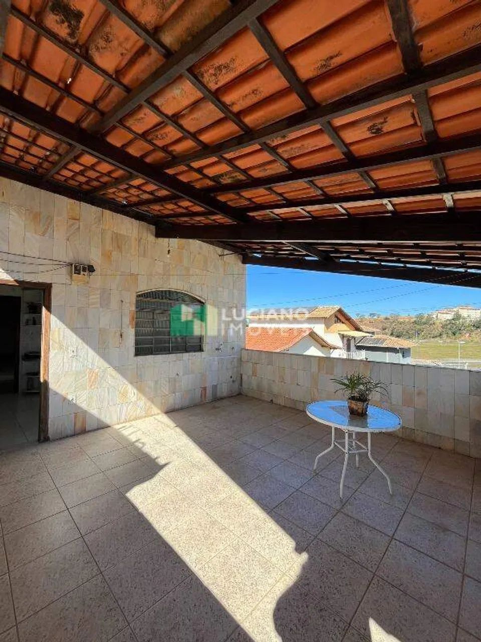 Casa Ampla com 4 Quartos, Suíte com Hidromassagem e Piscina  357 m² de Área Construída - Foto 2