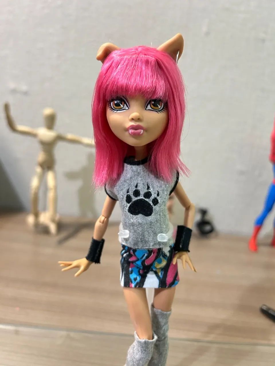 Howleen monster high customizada  - Foto 3