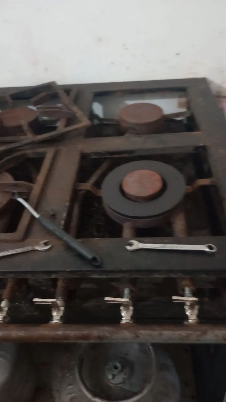 trabalho com manutenção de elétrico doméstico  - Foto 2