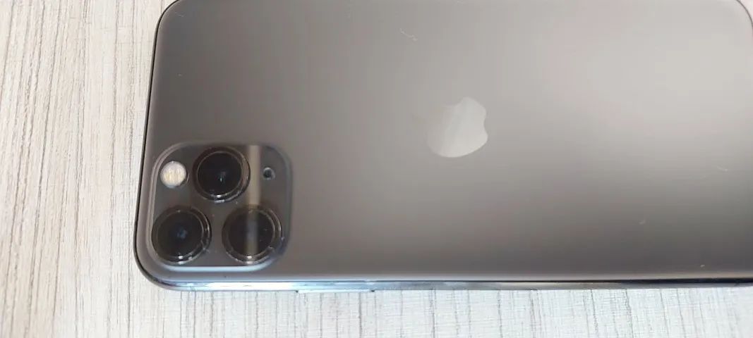 iPhone 11pro 512gb Todo original - Celulares e Smartphones