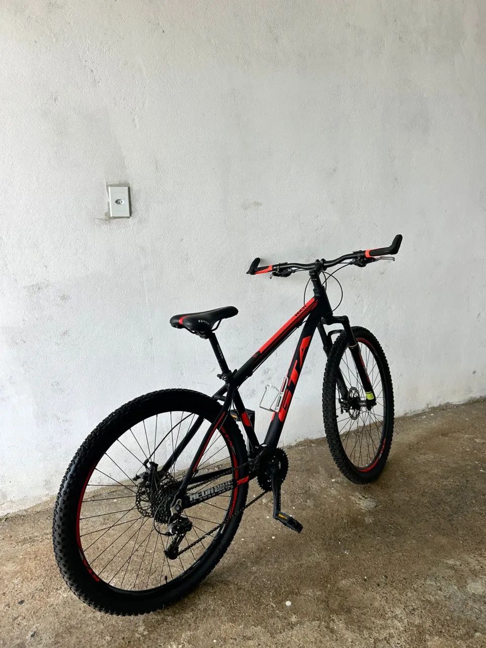 Bicicleta aro 29 marca GTA modelo NX11