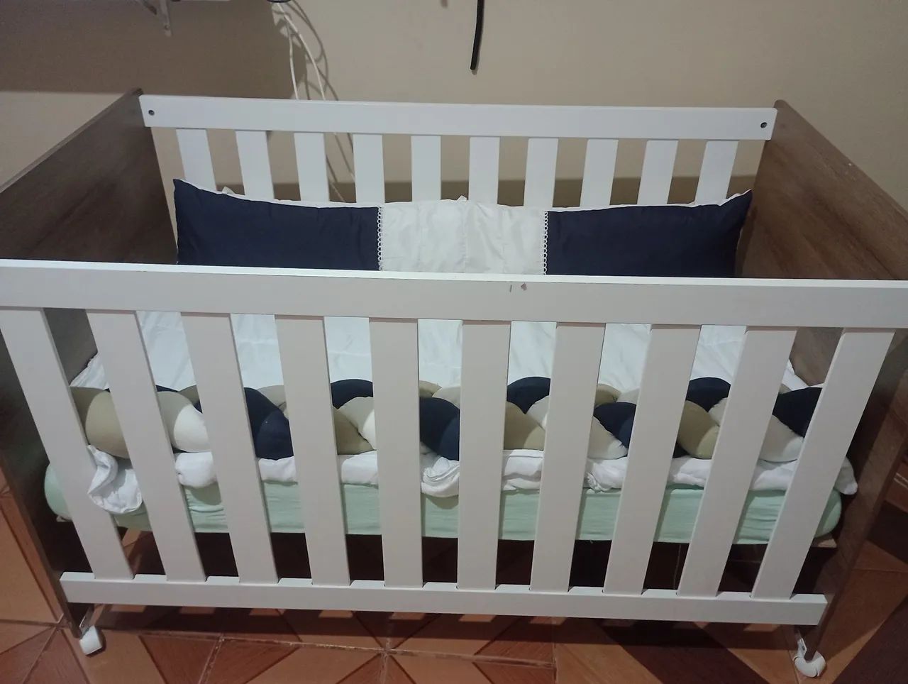 Berçoque vira cama em MDF com rodízios  - Foto 2