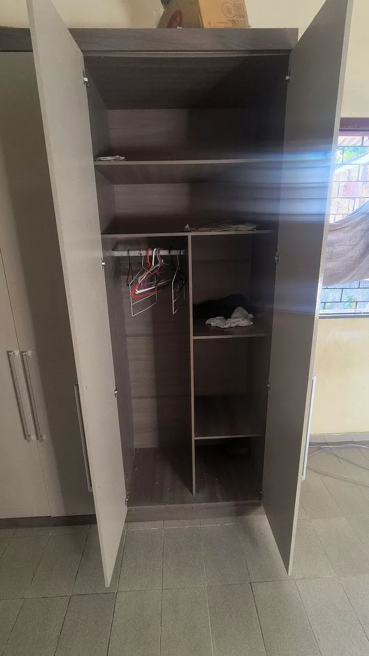 Guarda roupa 6 portas  - Foto 4