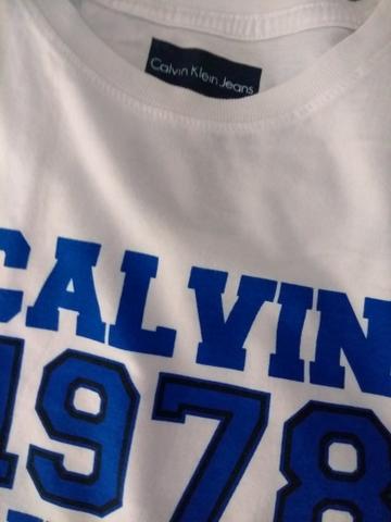 Camiseta Calvin Klein, nova,tamanhoP - Foto 2