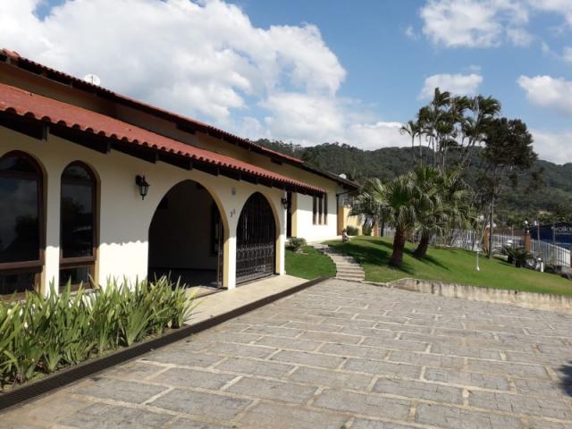 Casa à venda com 3 dormitórios em Centro, Corupá cod:CA423