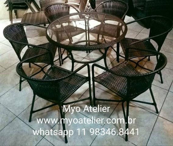 Conjunto de mesa alumínio com fibra, área externa,