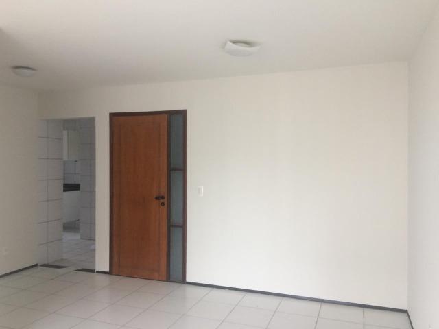 Apartamento para alugar no condomínio Porto Ravena Bairro Ponta do Farol Próximo a AABB - Foto 3