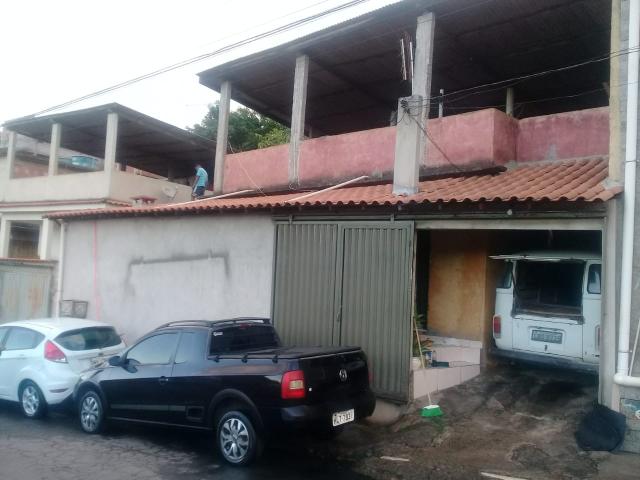 Casa muito boa e grande!