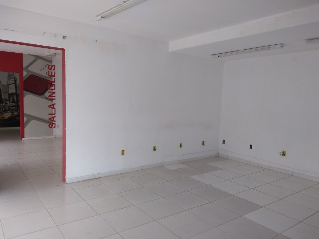 Imóvel Comercial - a 50 m. da Caixa Econômica Federal - Foto 3