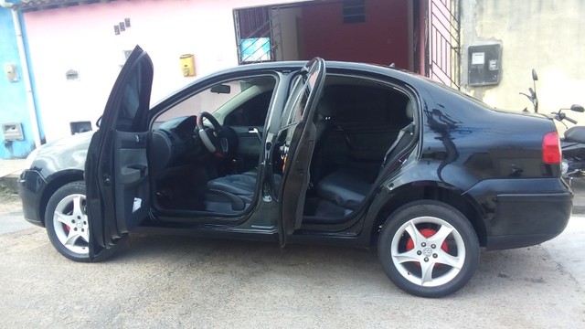 POLO SEDAN