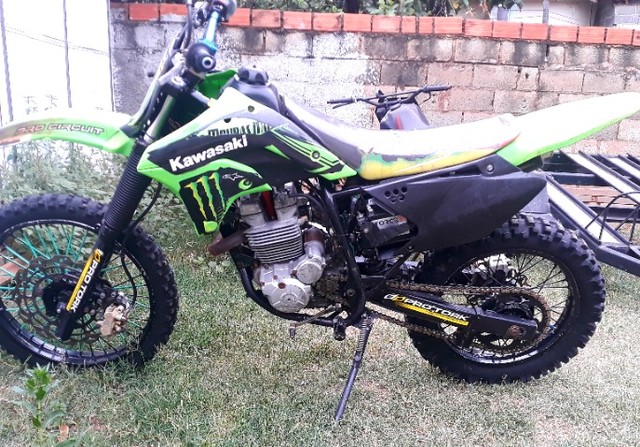 MOTO DE TRILHA