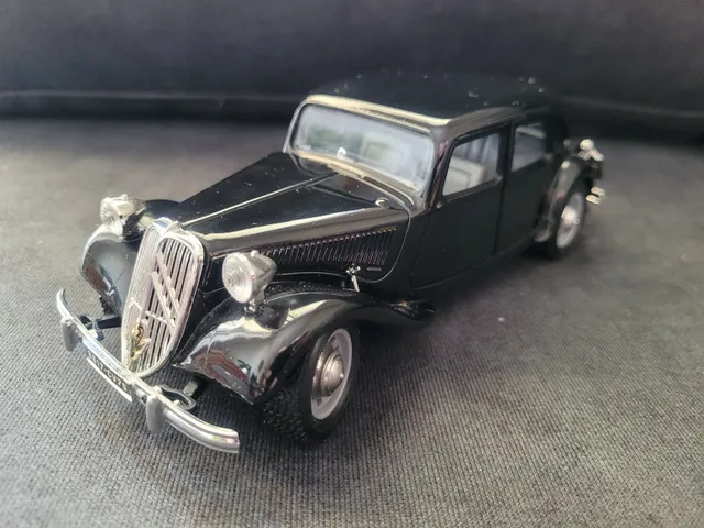 Miniatura carro Citroën c7