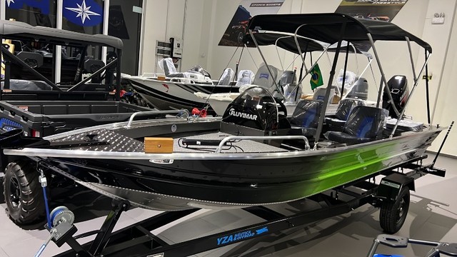 Lancha Fluvimar boto lx plus 5500 + Motor de popa 50 hp Mercury + Carreta rodoviária - Foto 3