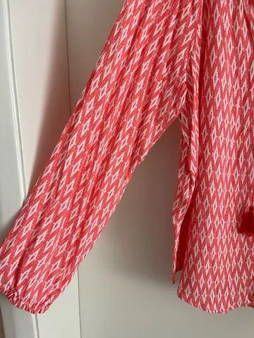 Camisa fluida estilo bata  - Foto 3