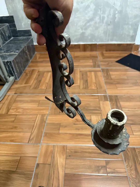 Lustre antigo de ferro - estilo clássico - Foto 2