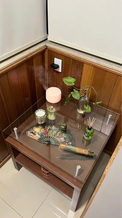 Mesa de madeira com tampo de vidro - Foto 2