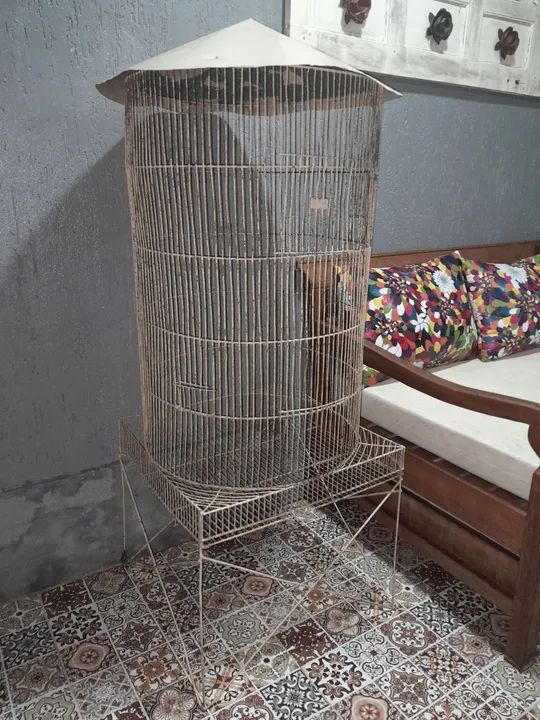 Gaiola para pássaros grande