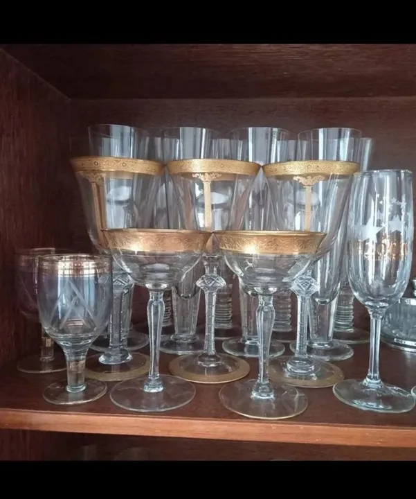 100 taças e copos (cristal e vidro)