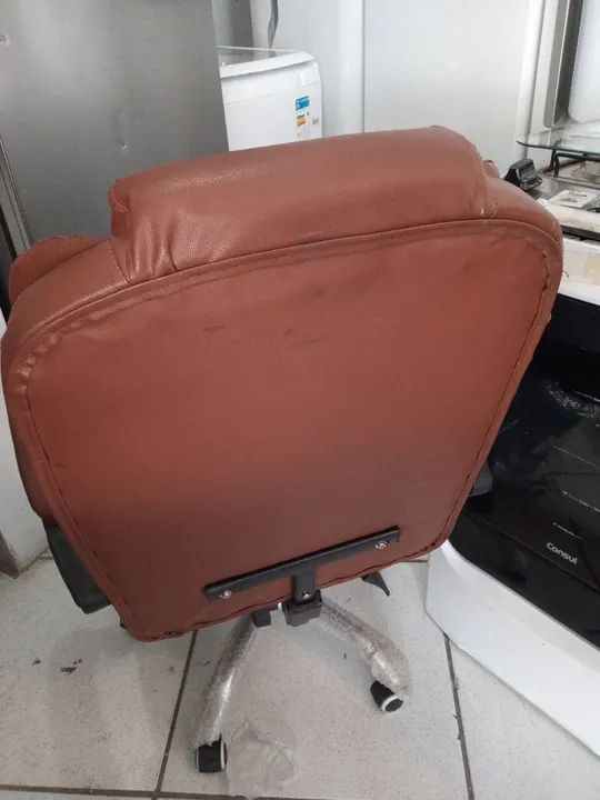 Cadeira presidente giratória  - Foto 3