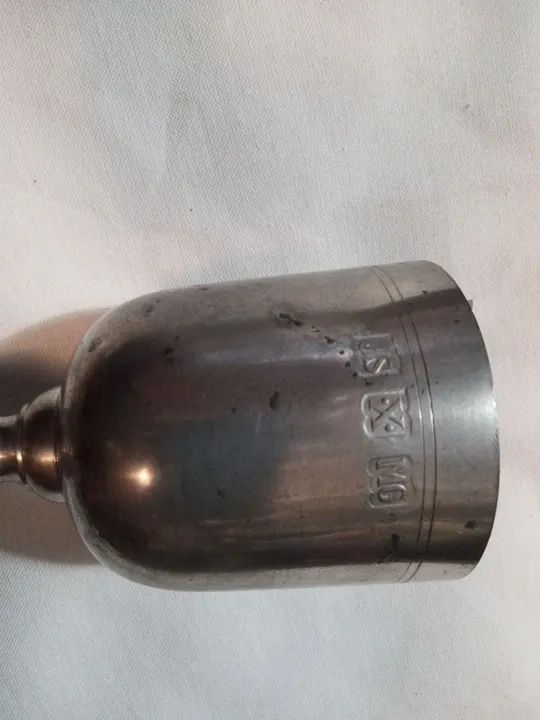 Taça antiga de estanho  - Foto 2