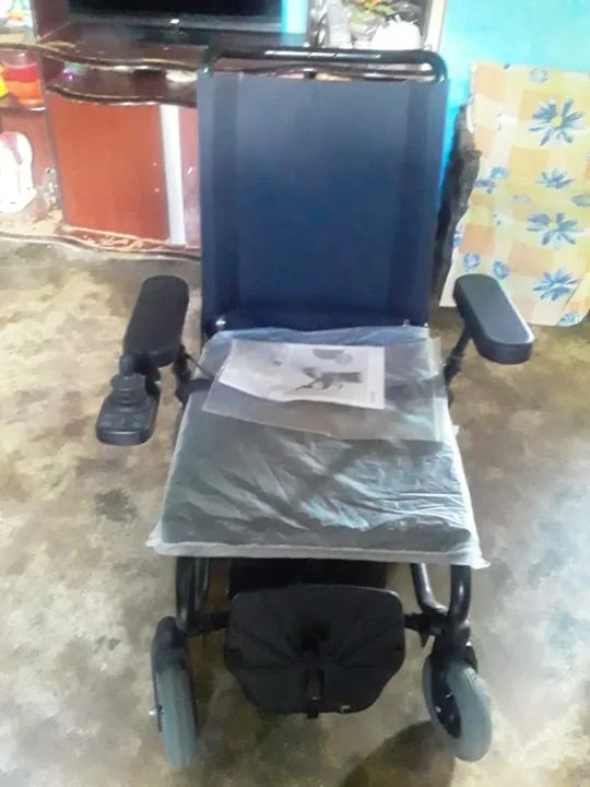 Cadeira de rodas Motorizada - Foto 3