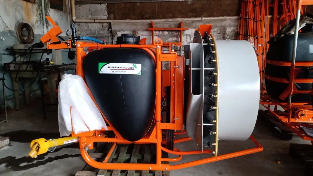 Pulverizador com turbina 400 litros