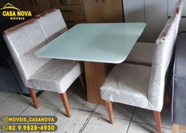Mesa com 4 Cadeiras 