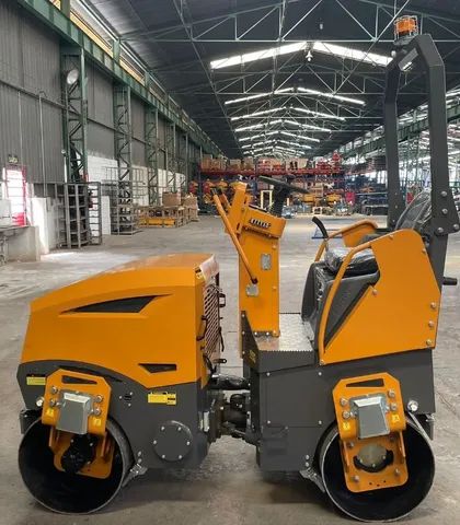 Rolo Duplo Cilindro 1800kg Diesel Motor Yanmar 3tnm68 - Foto 2