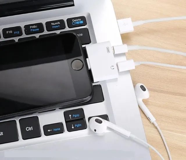 Adaptador Áudio iPhone Fone + Carga Lightning Branco COD-CP395   - Foto 3
