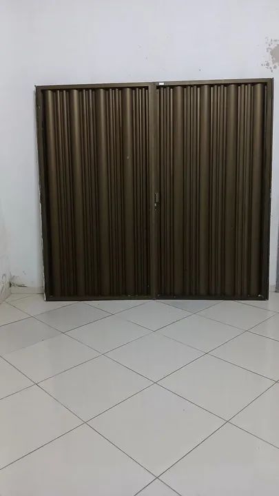 Portão de alumínio celbra seme novo duas banda largura 260 altura 230 - Foto 5