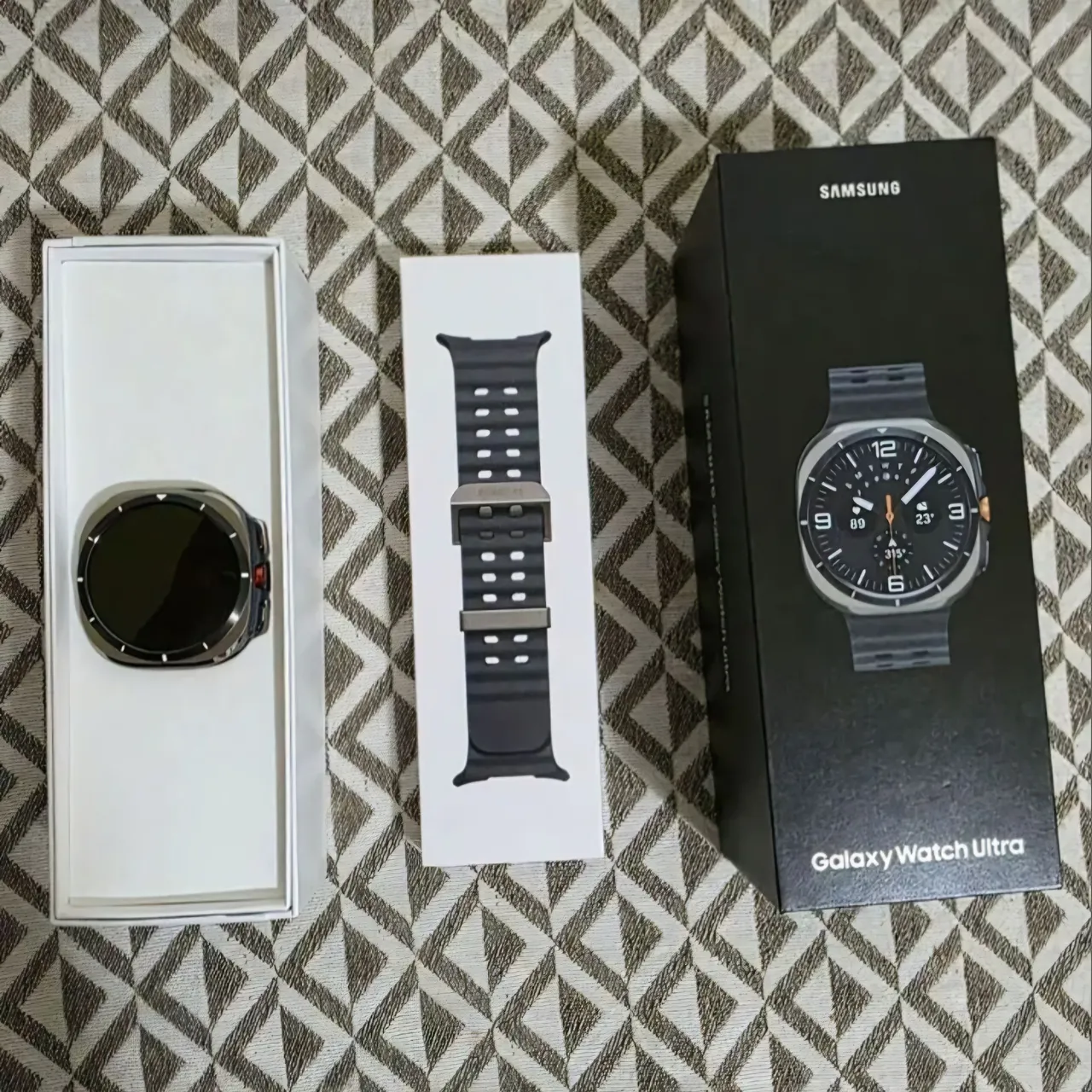 Galaxy Watch Ultra - garantia até novembro