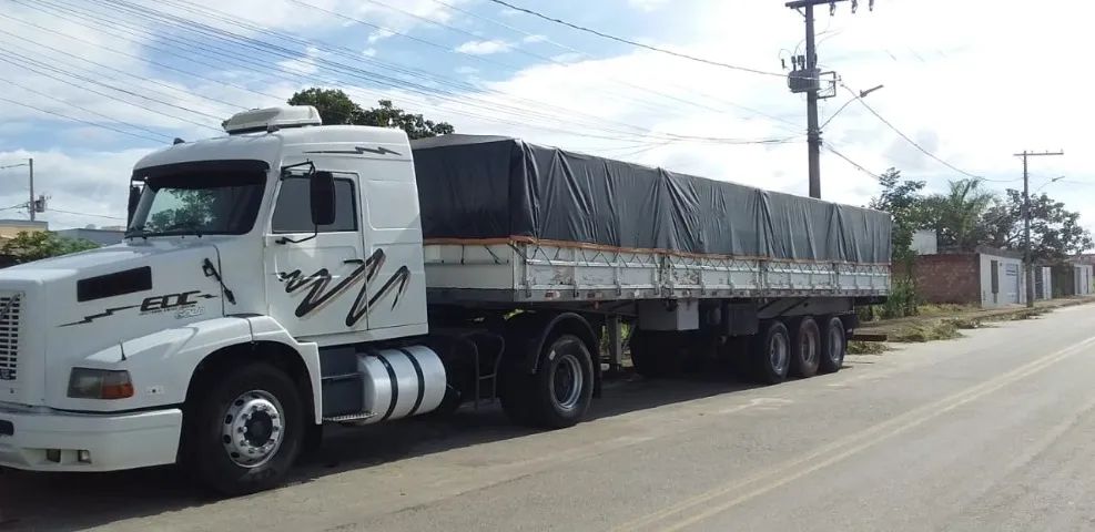 Volvo edc Gold 98/99 4x2 pneu zero,troca por cavalo mais novo. - Foto 3