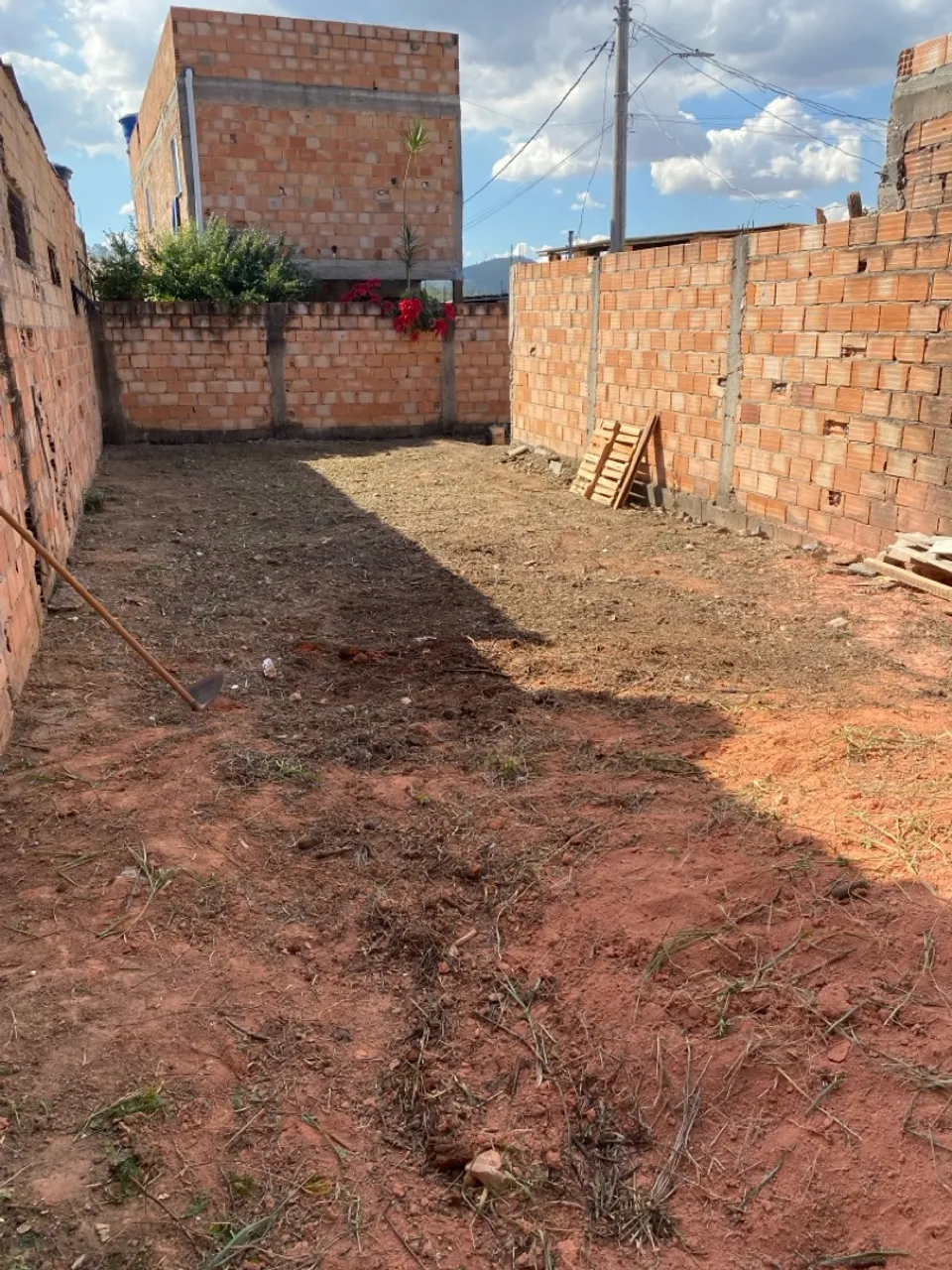 Lote plano em bairro Petrovale Ibirité
