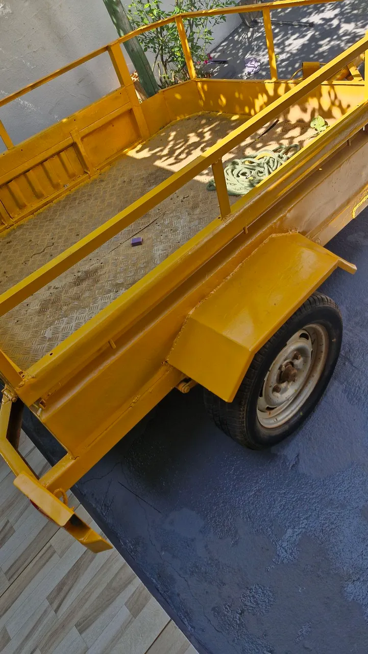 Carretinha Amarela para transporte