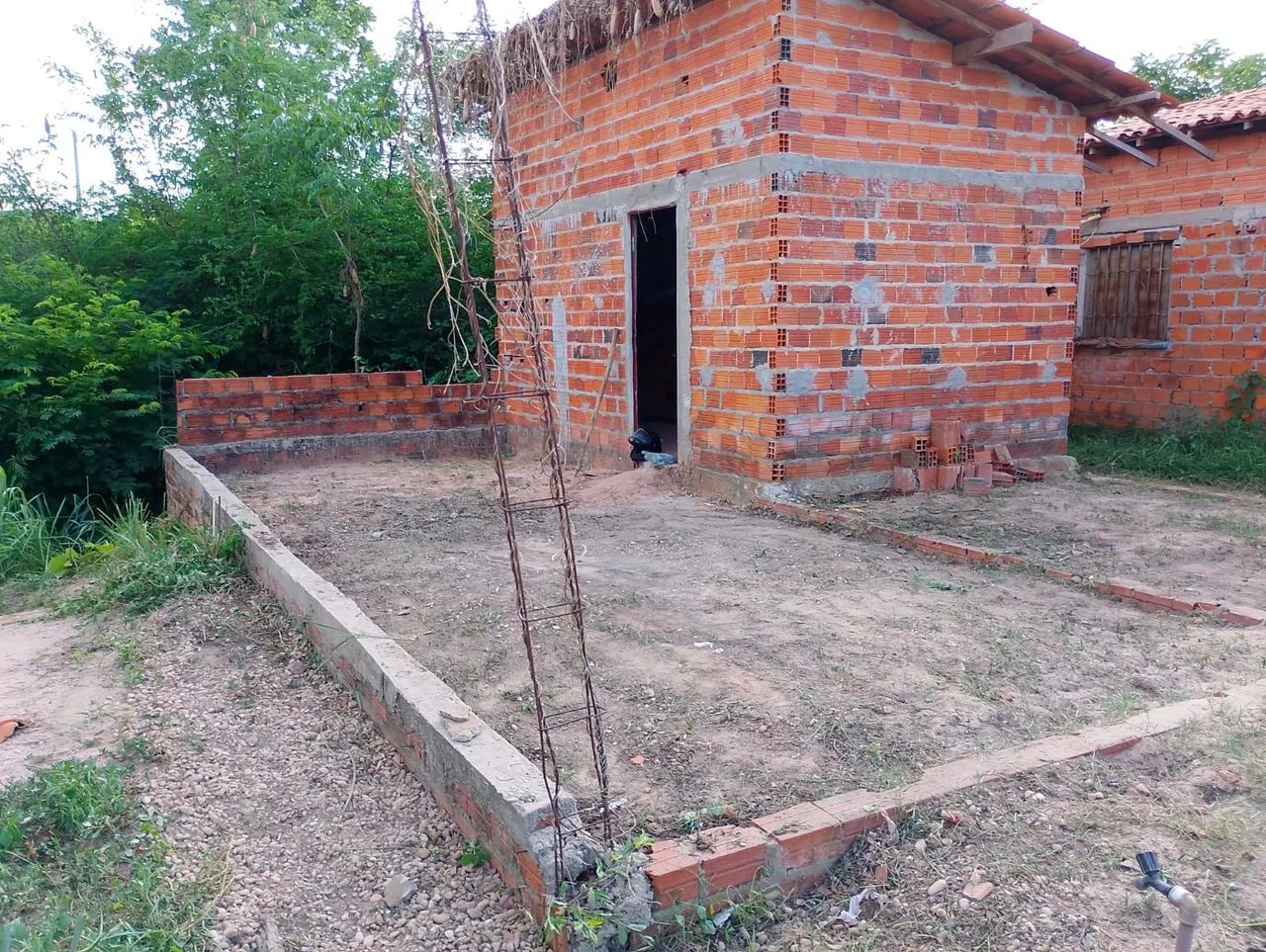 Casa com terreno 
