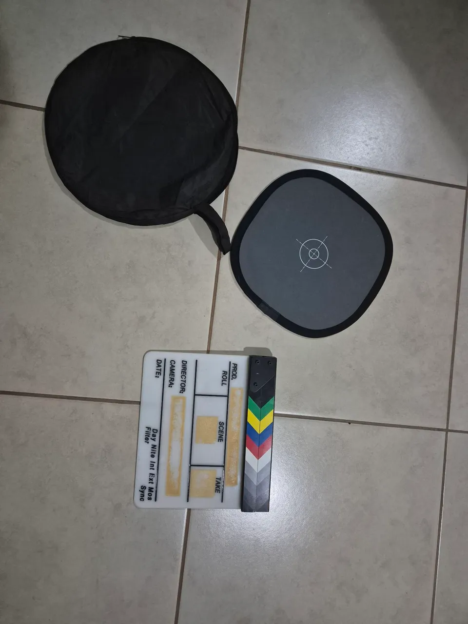 Claquete mais grey card
