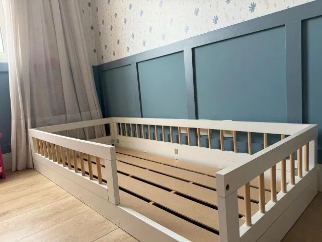 Cama montessoriana infantil